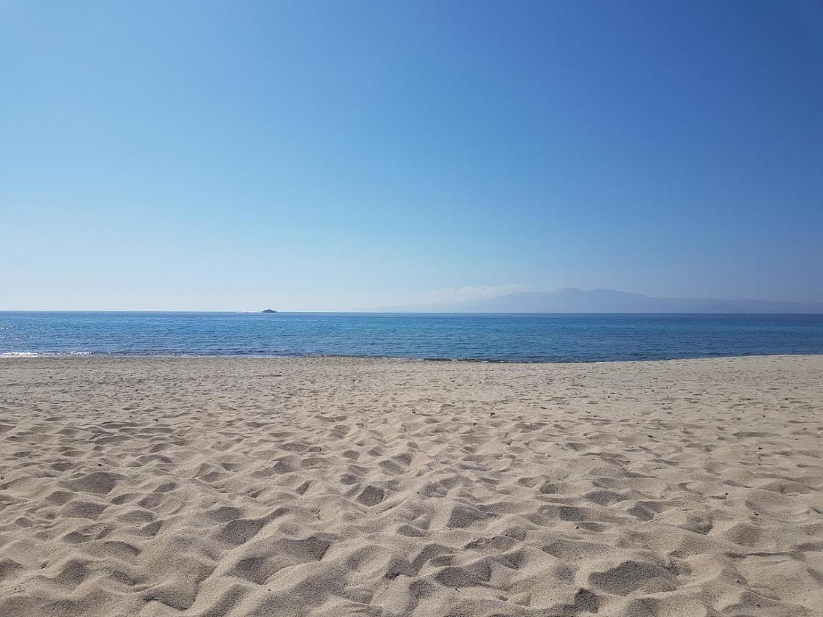Golden Beach Glyfada Apartments Kastrákion エクステリア 写真
